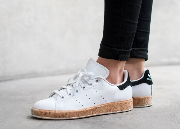stan smith noir semelle gomme