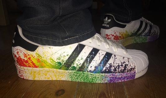 adidas superstar tache peinture